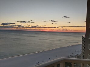 Property grounds - BIG DISCOUNTS ON ALL MONTHLY RENTALS  - EXLARGE FACING  Emerald Coast Gulf Front (Panama City Beach)