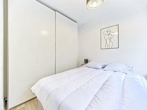 1 bedroom, iron/ironing board, WiFi, bed sheets
