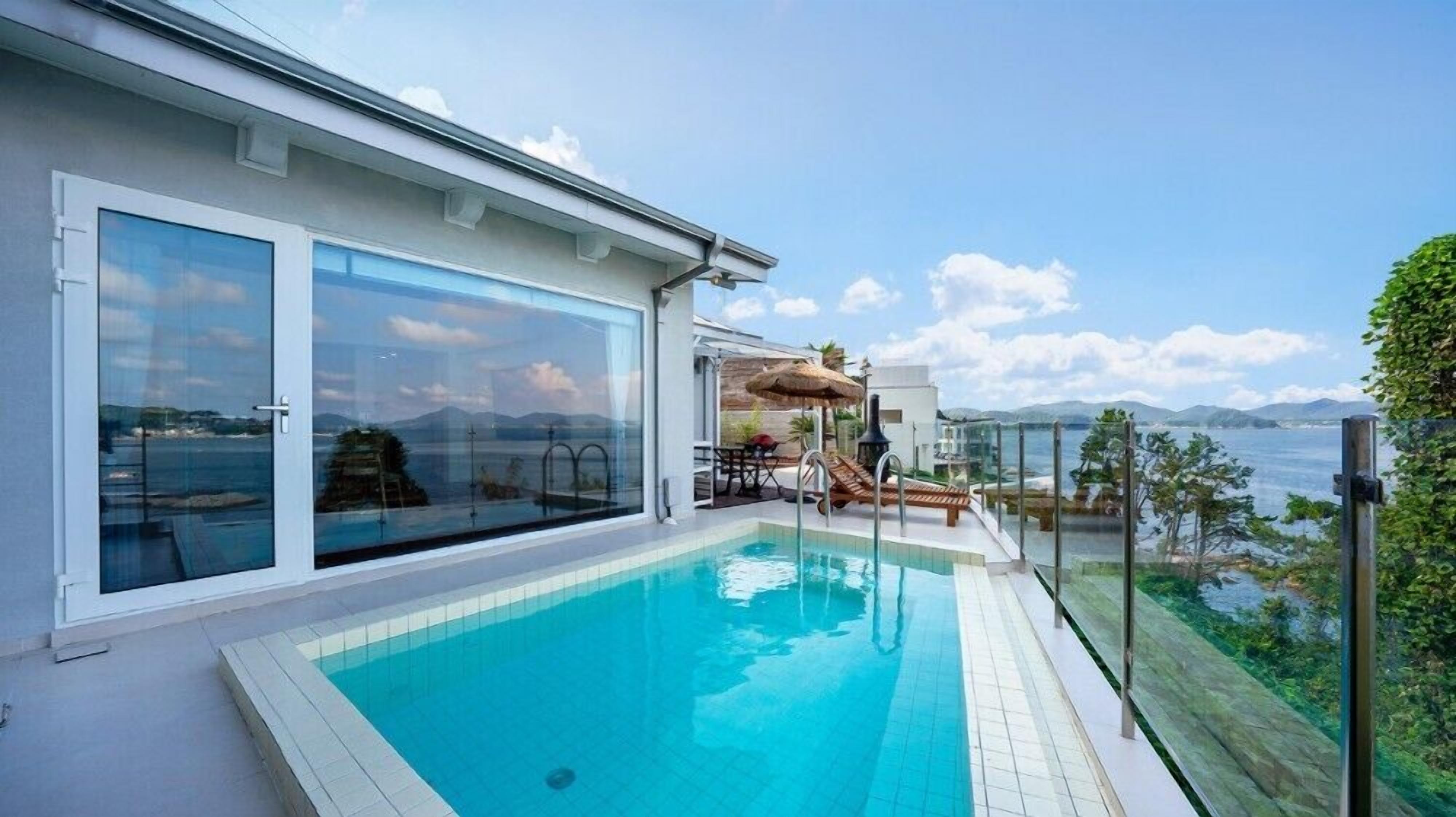 บริเวณภายนอก