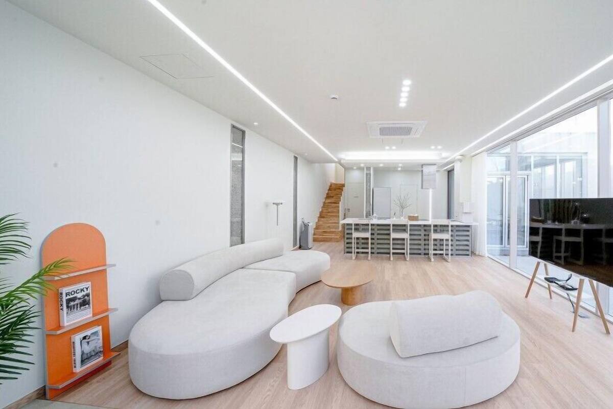 Rom (Room 11)