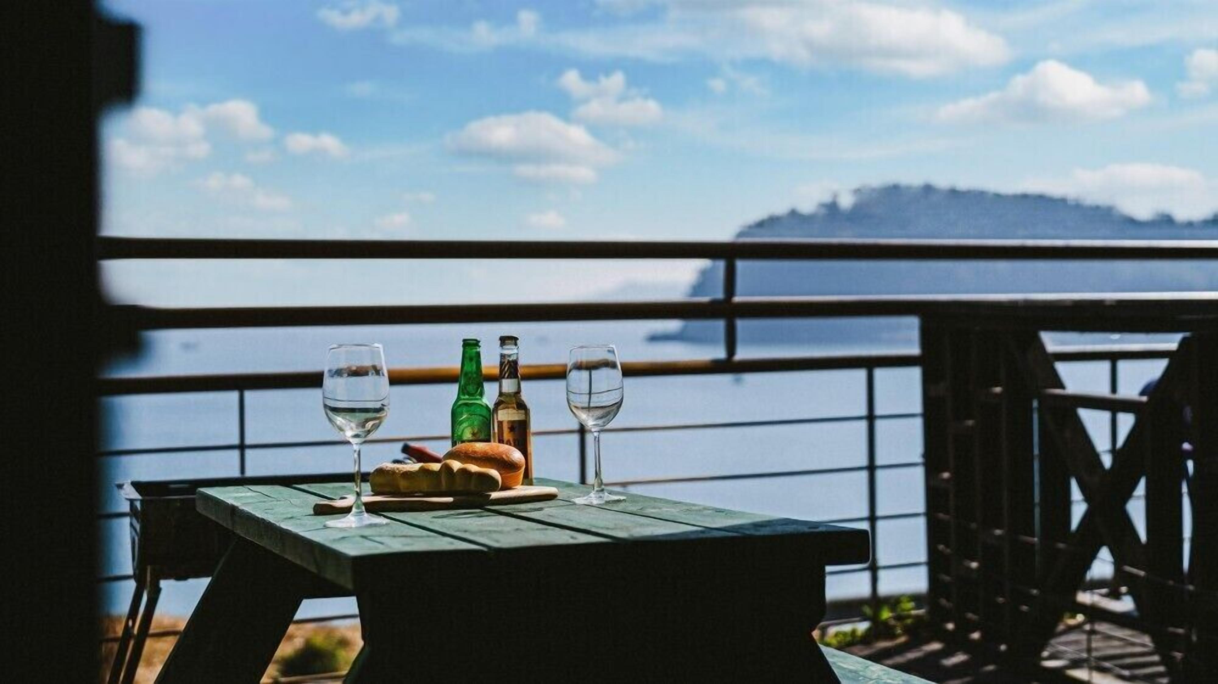 Room (Ocean Rivera couple)