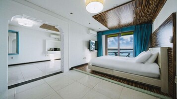 Room (Ocean View Family Room)