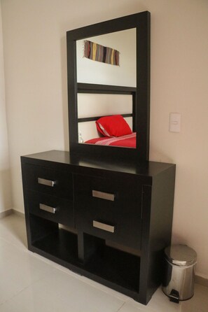 Premium Single Room | Free WiFi, bed sheets