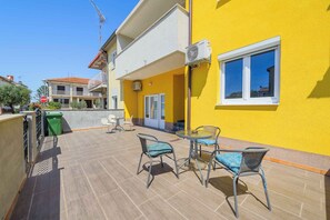 Outdoor dining - Holiday apartment for 2 people on the ground floor (Umag)
