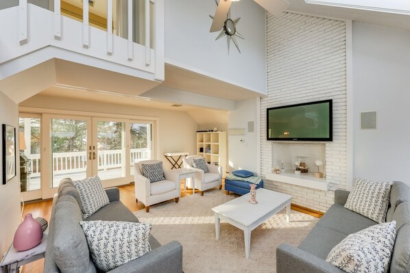 スマートテレビ、DVD プレーヤー、ステレオ