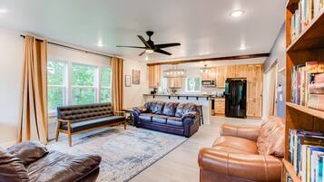 Smart-TV, videospill, DVD-spiller og fotballspill