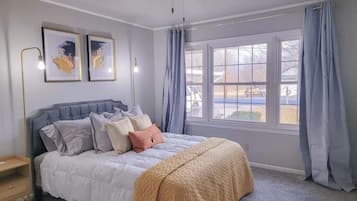 3 bedrooms, iron/ironing board, travel crib, free WiFi