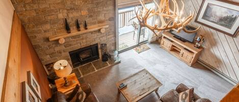 电视、壁炉、乒乓球