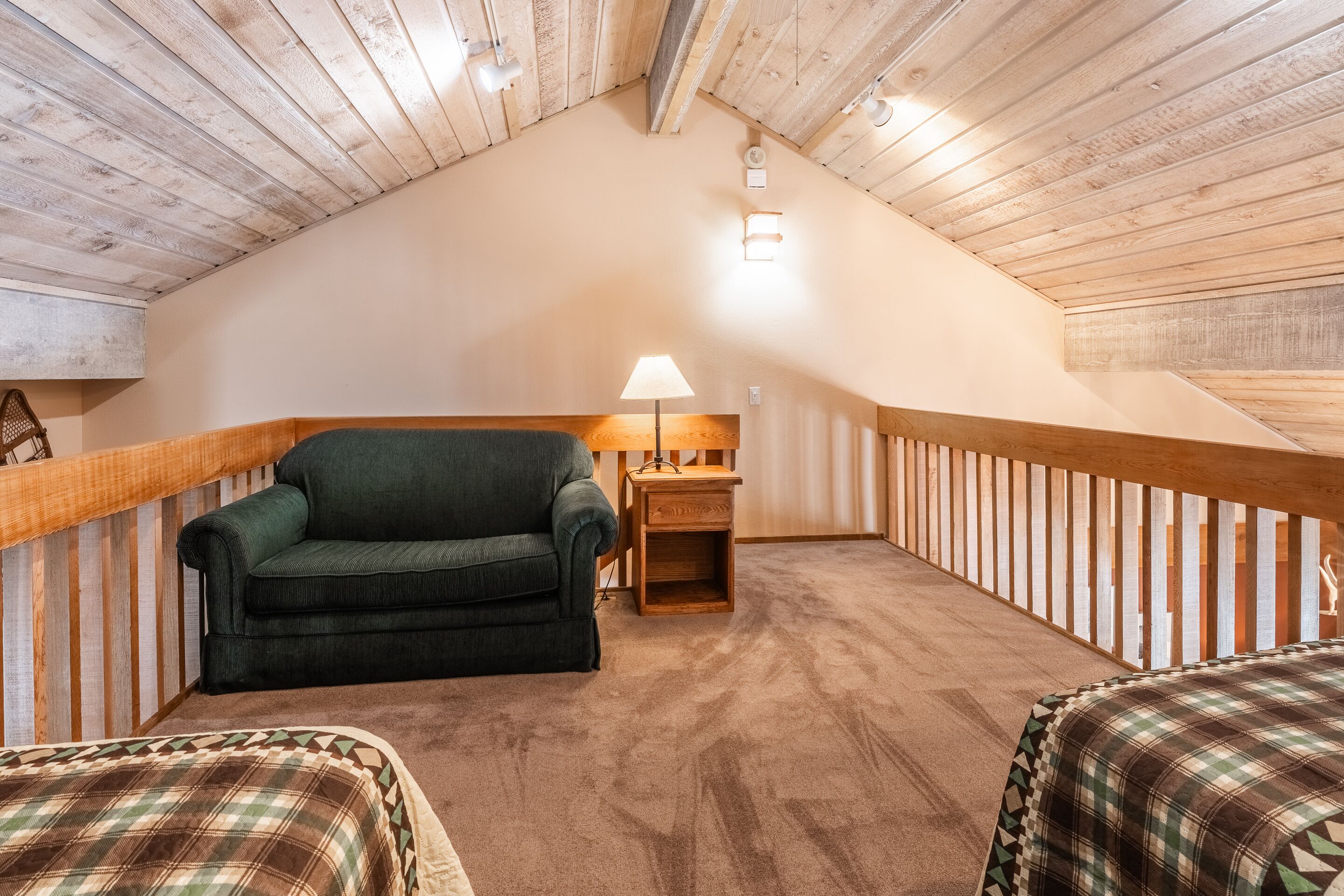 Snowcreek #309  2 Plus Loft, 2 Bathroom Condo Sleeps 8 People With Amazing Mountain Views - Mammoth Lakes, CA