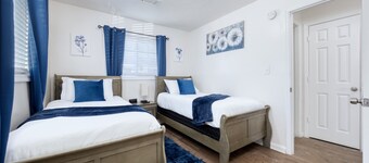 The Southern Charm. 10 minutes away from Fort Moore/Benning. Budget friendly!