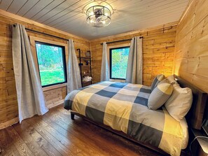 4 soverom, strykejern/-brett, wi-fi og sengetøy