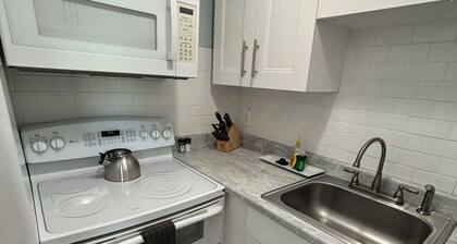 Updated 2024 King Bed Kit W/D Dock On Imperial River 1.3 Mi to Beach Sleeps 4