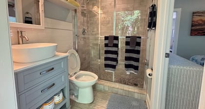Updated 2024 King Bed Kit W/D Dock On Imperial River 1.3 Mi to Beach Sleeps 4