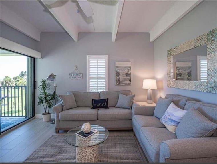 Ocean Front Condo, Walk To Quaint Vero Beach Restaurants And Shops. - Vero Beach, FL