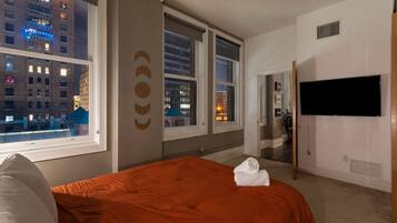 2 soverom, skrivebord, strykejern/-brett og wi-fi