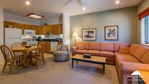 Living area - Club Wyndham Smuggler's Notch VT (Jeffersonville)