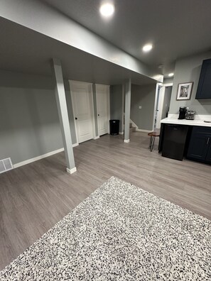 Interior - Ogden Oasis: 4b, 2 ba - 5 mins to WSU (Ogden)