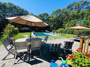 Outdoor dining - Beautiful House East Hampton with pool (East Hampton)