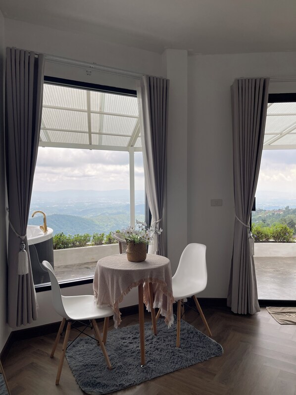 Romantic Villa, 1 King Bed | Premium bedding, Select Comfort beds, individually decorated - Above the clouds - Chiang rai (Chiang Rai)