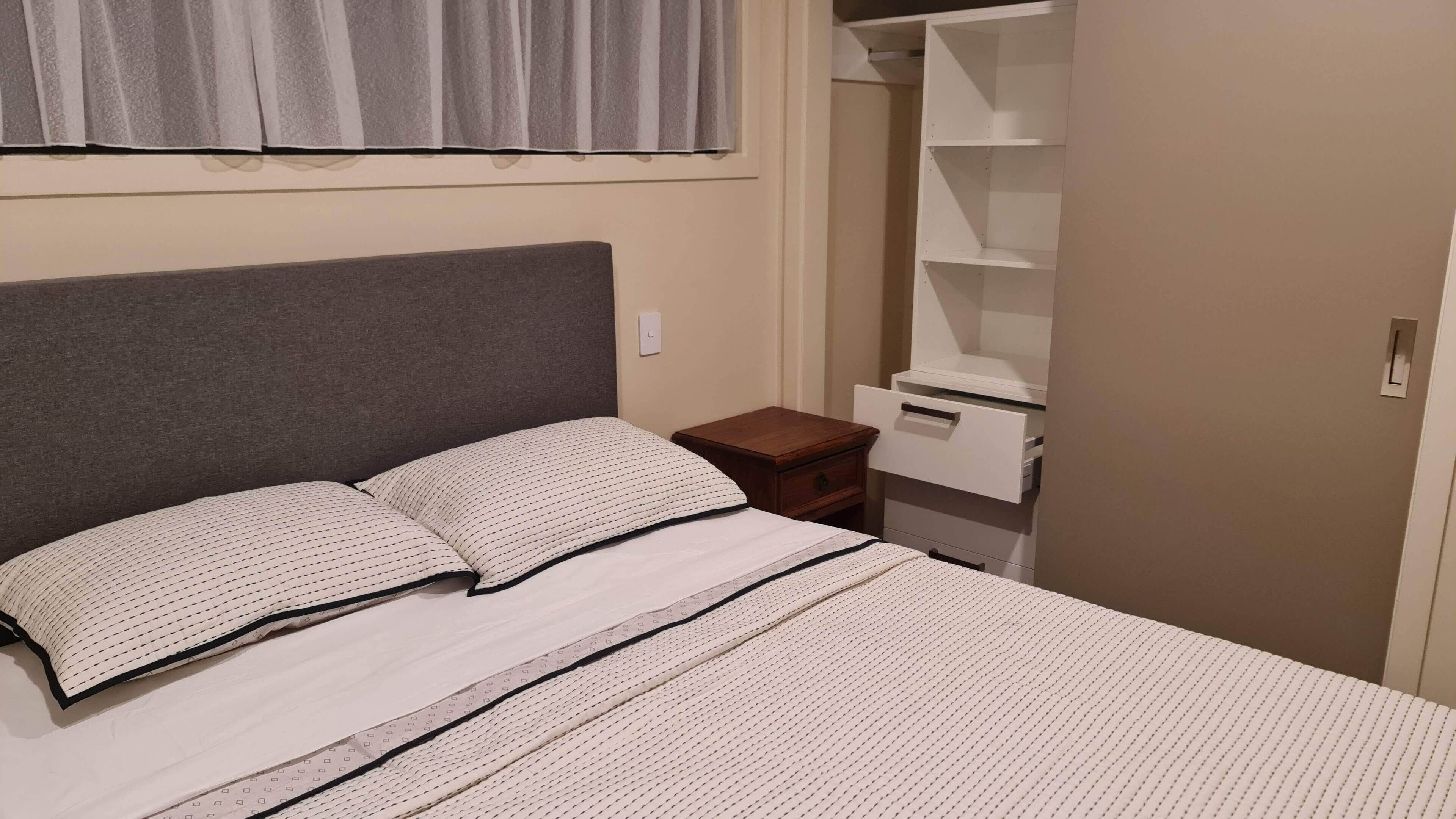 3 bedrooms, desk, iron/ironing board, travel cot