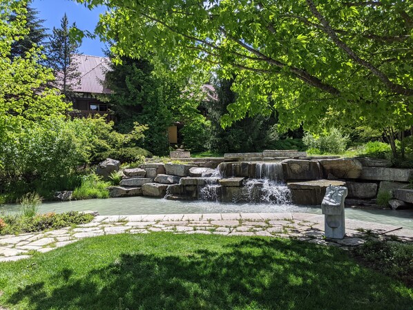 Property grounds - NEW RENO! Large! A/C, POOL & HOT TUB! FREE PARKING! BEST Location! (Whistler)
