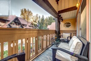 Property grounds - NEW RENO! Large! A/C, POOL & HOT TUB! FREE PARKING! BEST Location! (Whistler)