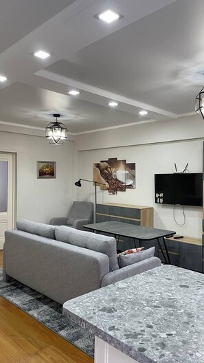 Deluxe Apartment - Salamat Apartments (Bishkek)