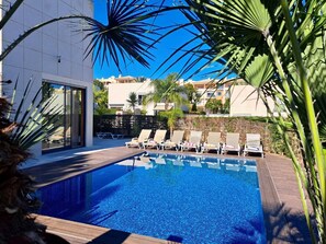 Et oppvarmet basseng