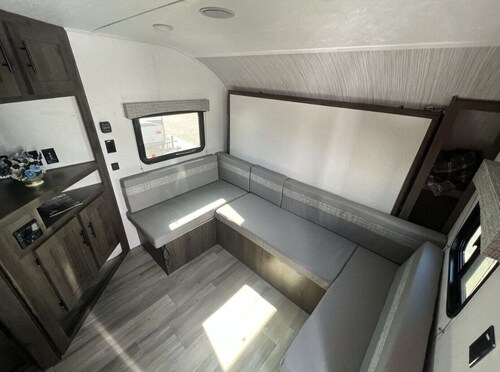 Cozy RV Getaway for Couples!