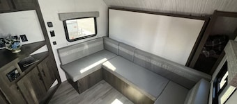 Cozy RV Getaway for Couples!