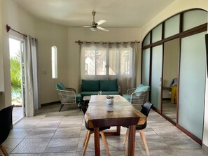 Luxury Apartment, 2 Bedrooms, 2 Bathrooms, Pool View