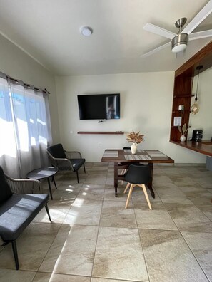Luxury Apartment, 1 Bedroom, Pool View