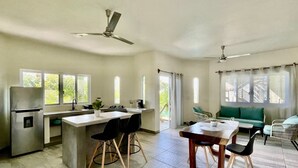 Unclassified image, 2 of 16, button - Casa de las Aves (Puerto Escondido)