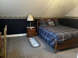4 bedrooms, desk, iron/ironing board, free WiFi