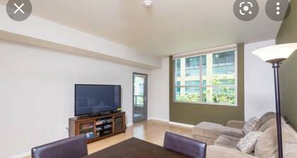 Discover Urban Elegance: Stylish Haven in San Diego's Vibrant Gaslamp Quarter!