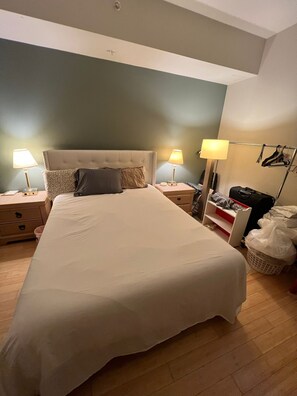 1 bedroom, iron/ironing board, WiFi, bed sheets - Discover Urban Elegance: Stylish Haven in San Diego's Vibrant Gaslamp Quarter! (San Diego)