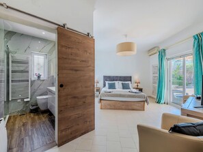 3 Schlafzimmer, Schreibtisch, Bügeleisen/Bügelbrett, WLAN