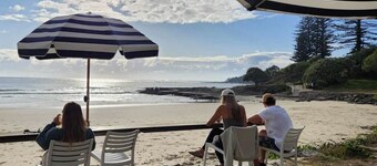 Amblesea: a five minute walk to beaches and town. Located on Yamba hill.