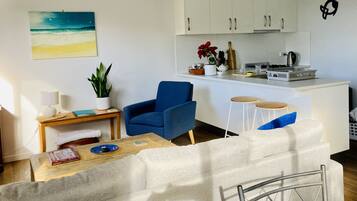 Una Smart TV, libros