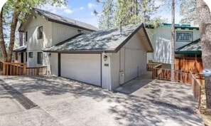 sh1 - Shoreline cabin with lake views & boat slip (Bass Lake)