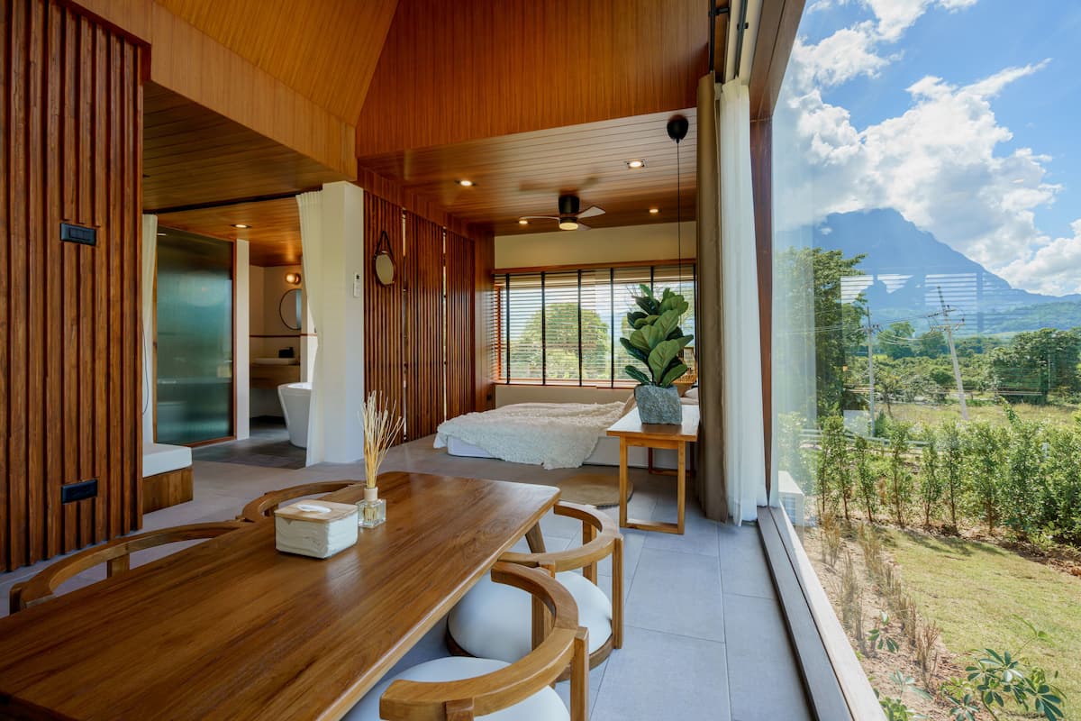 Minibar, decoración personalizada y muebles diferentes