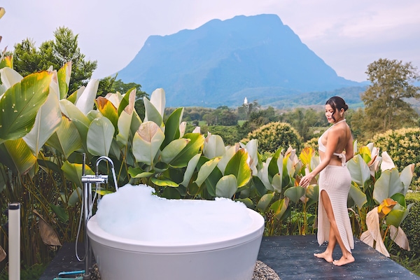 Honeymoon H1 | Deep soaking bathtub