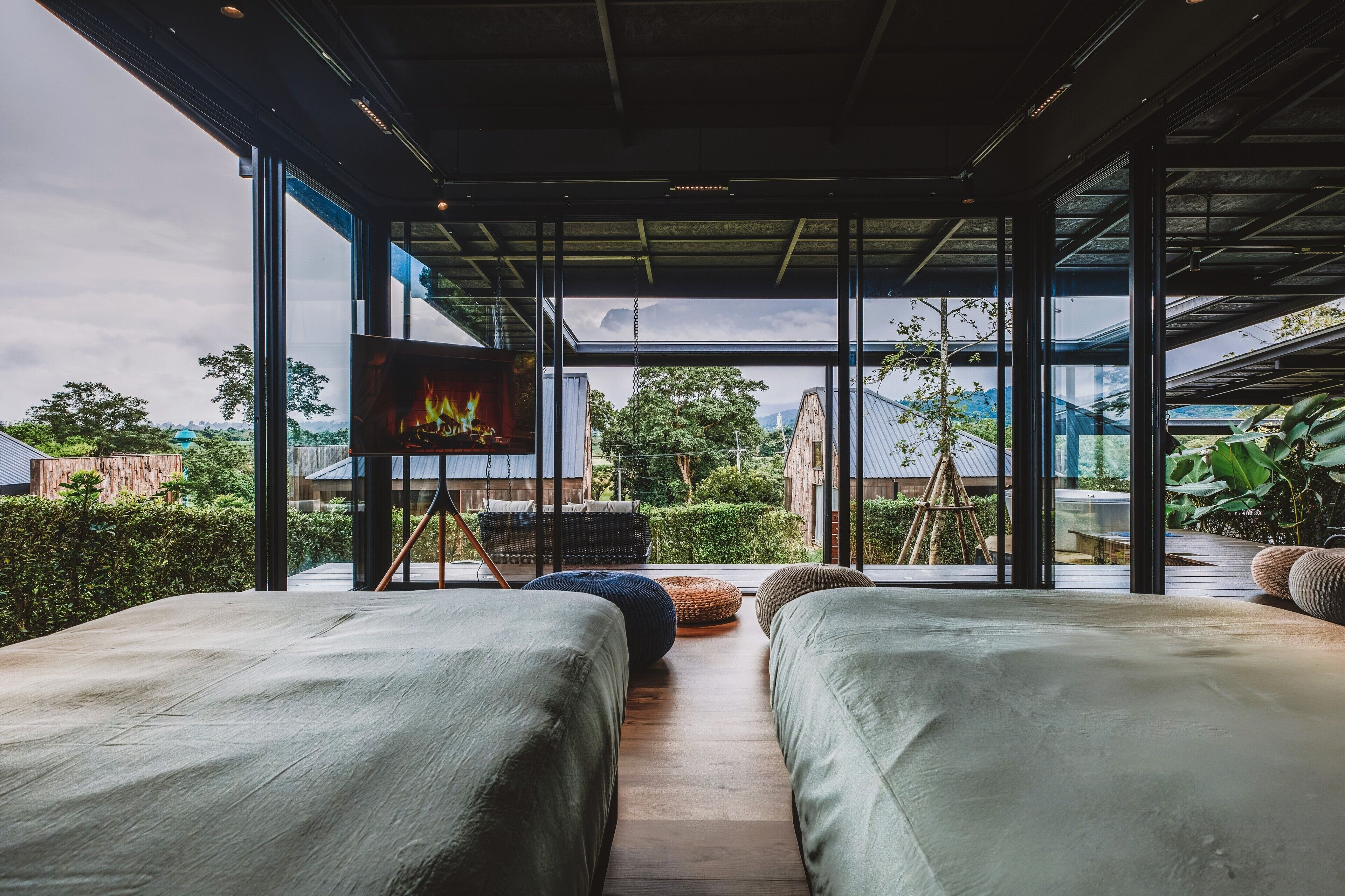 Minibar, individually decorated, individually furnished, desk