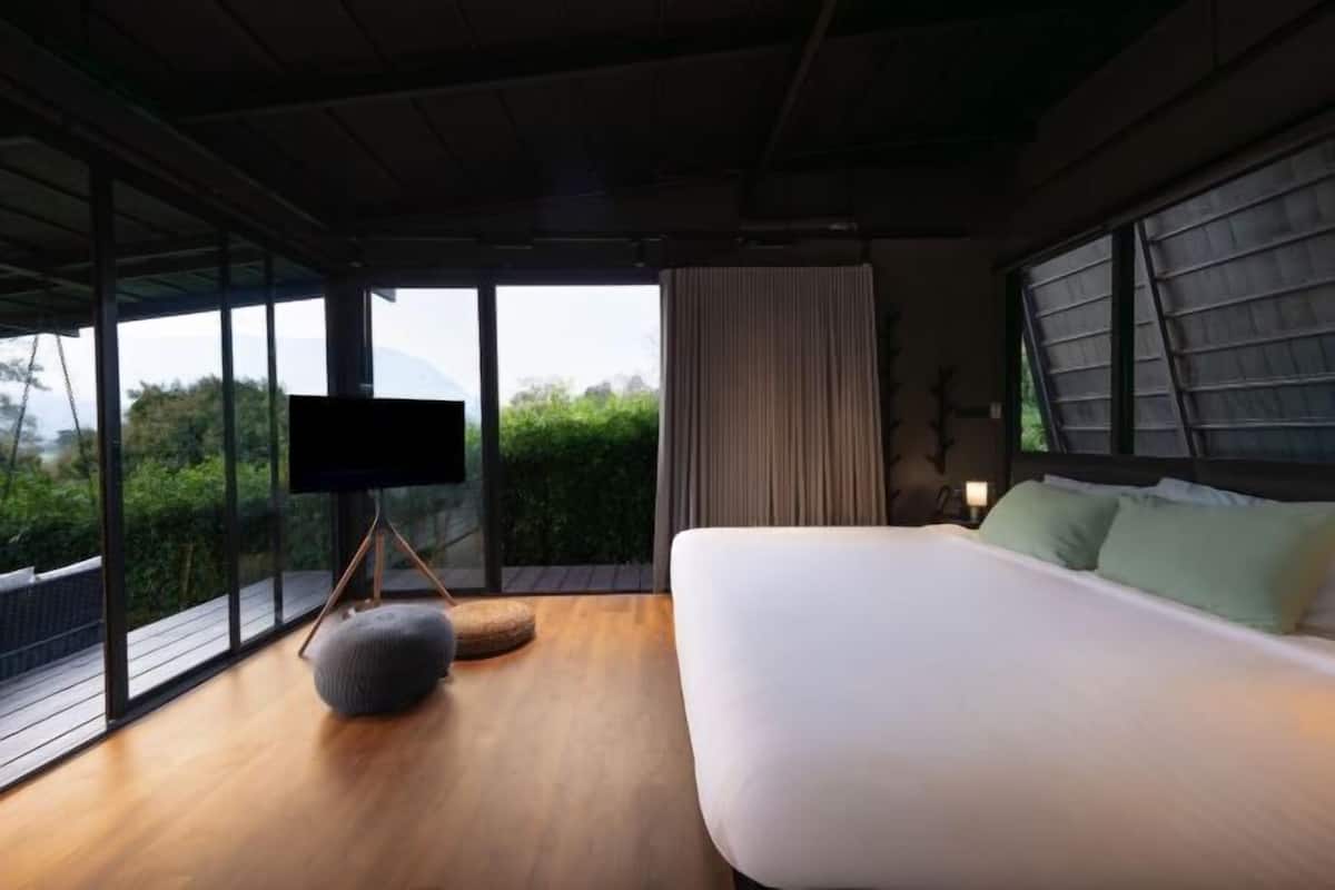 Minibar, individually decorated, individually furnished, desk