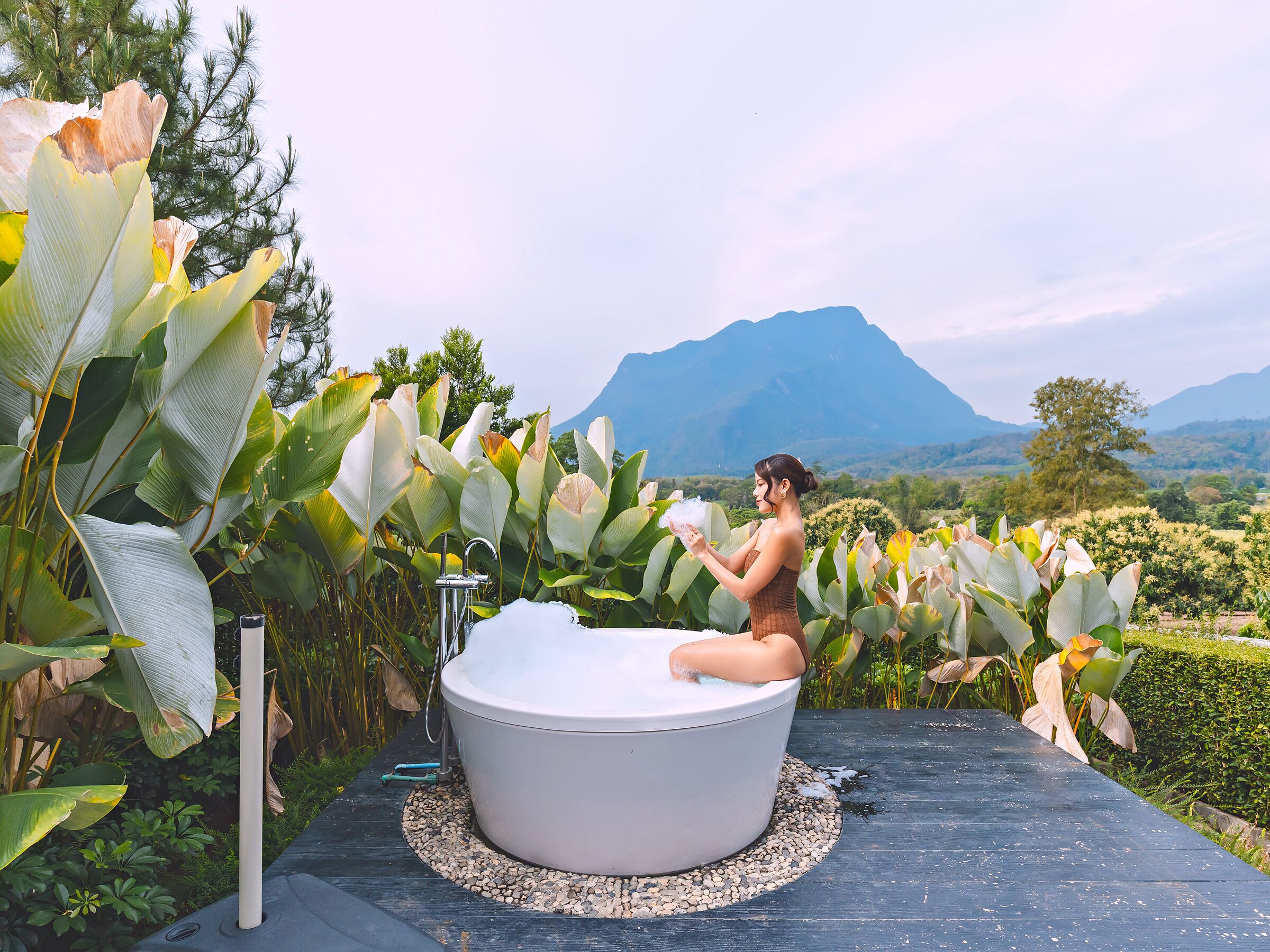 Honeymoon H1 | Deep soaking bathtub