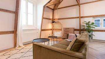 Een televisie en een kantoor