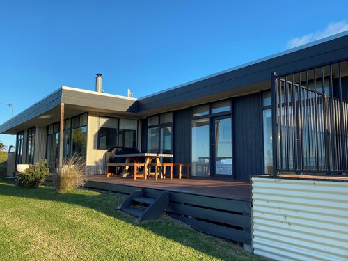 Beach and bush. Ideal peaceful getaway for families or couples.