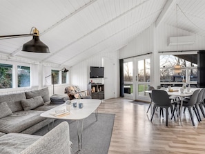 Fernseher, Kamin