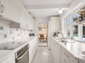 Fridge, microwave, oven, dishwasher - "Albertine" - 600m from the sea by Interhome (Stege)