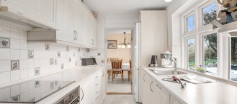 "Albertine" - 600m from the sea by Interhome